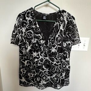 NWOT East 5th Black and White Top XL